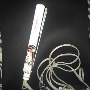 Ed Hardy hair straightener